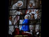 [Cliquez pour agrandir : 96 Kio] Lyon - L'église Saint-Nizier : vitrail représentant la vie d'un saint : détail.