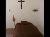 [Cliquez pour agrandir : 31 Kio] Ávila - Le musée de Sainte Thérèse : chambre de carmélite avec un morceau de bois comme oreiller !