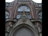 [Cliquez pour agrandir : 88 Kio] Lille - L'Université catholique : le bâtiment principal : détail.