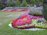 [Cliquez pour agrandir : 161 Kio] Versailles - Les parterres fleuris des jardins.