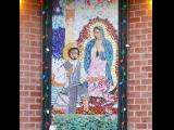 [Cliquez pour agrandir : 138 Kio] Sierra Vista - Saint-Andrew-Apostle's church: mosaic of Our Lady of Guadalupe.