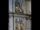 [Cliquez pour agrandir : 129 Kio] Saint-Pée-sur-Nivelle - L'église Saint-Pierre : le retable : détail : saints Pierre et Grégoire.