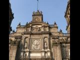 [Cliquez pour agrandir : 150 Kio] Mexico - La cathédrale Notre-Dame-de-l'Assomption : partie haute d'un portail.