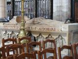 [Cliquez pour agrandir : 107 Kio] Saint-Omer - La cathédrale Notre-Dame : gisant.