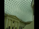 [Cliquez pour agrandir : 121 Kio] London - The British Museum: inside the main building.
