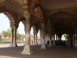 [Cliquez pour agrandir : 102 Kio] Agra - Le fort : le Diwan-i-Am (salle d'audience).