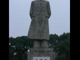 [Cliquez pour agrandir : 61 Kio] Shanghai - L'Université Fudan : la statue de Mao Zedong.