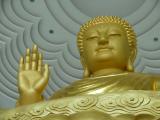 [Cliquez pour agrandir : 67 Kio] Famen - Le nouveau complexe : statue du Bouddha dans la salle de prière.