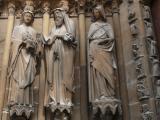 [Cliquez pour agrandir : 105 Kio] Reims - La cathédrale Notre-Dame : le portail d'entrée : statues.