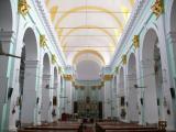 [Cliquez pour agrandir : 123 Kio] Agra - La cathédrale de l'Immaculée Conception : la nef et le chœur.