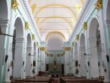 [Cliquez pour agrandir : 123 Kio] Agra - La cathédrale de l'Immaculée Conception : la nef et le chœur.