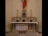 [Cliquez pour agrandir : 52 Kio] Dallas - The cathedral of Our Lady of Guadalupe: statue of the Sacred-Heart and baptismal font.