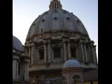 [Cliquez pour agrandir : 68 Kio] Vatican - La basilique Saint-Pierre : l'extérieur de la coupole.