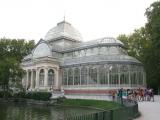 [Cliquez pour agrandir : 98 Kio] Madrid - Le parc du Retiro : le palais de cristal : vue générale.