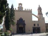 [Cliquez pour agrandir : 112 Kio] Mexico - L'église Saint-Bernardin-de-Sienne : la façade.