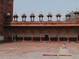 [Cliquez pour agrandir : 94 Kio] Agra - La mosquée Jama Masjid : la cour.