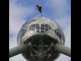 [Cliquez pour agrandir : 55 Kio] Bruxelles - L'atomium : boule supérieure.