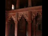 [Cliquez pour agrandir : 103 Kio] Agra - Le fort : le palais de Jahangir : fontaine.