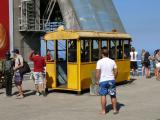 [Cliquez pour agrandir : 105 Kio] Rio de Janeiro - Le pain de sucre : le téléphérique : ancienne cabine.