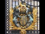 [Cliquez pour agrandir : 141 Kio] London - Buckingham Palace : the grids.