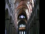 [Cliquez pour agrandir : 96 Kio] Lyon - La cathédrale Saint-Jean : la nef.