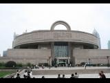 [Cliquez pour agrandir : 64 Kio] Shanghai - Le Shanghai Museum : extérieur.