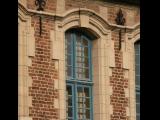 [Cliquez pour agrandir : 110 Kio] Douai - Le couvent des Chartreux : fenêtre.