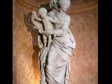 [Cliquez pour agrandir : 81 Kio] Lyon - L'église Saint-Nizier : statue de la Vierge à l'Enfant.