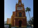 [Cliquez pour agrandir : 66 Kio] Monterrey - La basilique Notre-Dame-de-Guadalupe : l'église ancienne : la façade.