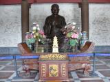 [Cliquez pour agrandir : 109 Kio] Xi'an - La grande pagode de l'oie sauvage : autel dans un bâtiment annexe.