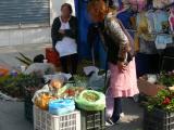 [Cliquez pour agrandir : 157 Kio] Monterrey - Vendeuses de fruits et légumes sur un marché.