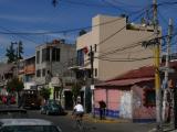 [Cliquez pour agrandir : 142 Kio] Mexico - Le quartier Xochimilco : rue.