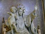 [Cliquez pour agrandir : 92 Kio] Rome - La basilique Sainte-Marie-Majeure : statue de la Vierge Marie, Reine de la .