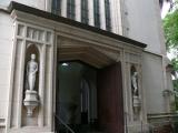 [Cliquez pour agrandir : 82 Kio] Rio de Janeiro - L'église épiscopalienne Saint-Luc : la façade : détail.