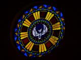 [Cliquez pour agrandir : 70 Kio] Phoenix - Saint Stephen's cathedral: stained glass window of the Holy Spirit.
