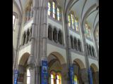 [Cliquez pour agrandir : 93 Kio] Shanghai - She Shan : la basilique Notre-Dame : la nef et le transept.