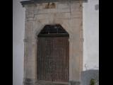[Cliquez pour agrandir : 63 Kio] Guéthary - L'église Saint-Nicolas : porte latérale.