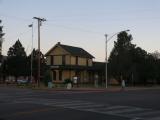 [Cliquez pour agrandir : 55 Kio] Patagonia - The municipal court and former station.