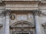 [Cliquez pour agrandir : 107 Kio] Rome - L'église Saint-Ignace : la façade : détail.