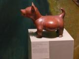 [Cliquez pour agrandir : 98 Kio] Monterrey - Le musée d'histoire mexicaine : figurine de chien (200-800 ap. J.-C.).