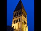 [Cliquez pour agrandir : 66 Kio] Tournus - L'abbaye Saint-Philibert, de nuit.