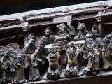 [Cliquez pour agrandir : 110 Kio] Hongcun - La salle Chengzi : linteau sculpté : détail.