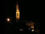 [Cliquez pour agrandir : 31 Kio] Châteauneuf-de-Galaure - L'église Saint-Jean, de nuit.