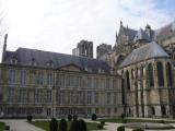 [Cliquez pour agrandir : 90 Kio] Reims - Le palais du Tau et la cathédrale.