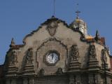[Cliquez pour agrandir : 113 Kio] Mexico - La basilique ancienne Notre-Dame-de-Guadalupe : la façade : détail.