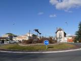 [Cliquez pour agrandir : 68 Kio] Saint-André-de-Cubzac - Le rond-point Jacques-Yves Cousteau.