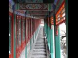 [Cliquez pour agrandir : 105 Kio] Pékin - Le parc Beihai : la salle de la paix de l'esprit : corridor.
