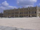 [Cliquez pour agrandir : 84 Kio] Versailles - La façade du château, côté jardins.