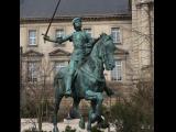 [Cliquez pour agrandir : 131 Kio] Reims - La statue de Sainte Jeanne d'Arc.