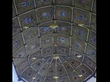 [Cliquez pour agrandir : 113 Kio] Lille - L'hospice comtesse : la chapelle : le plafond décoré.